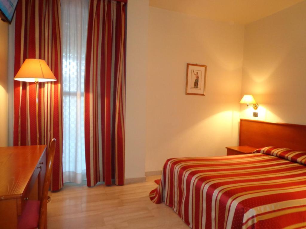 Select Hotel 3*